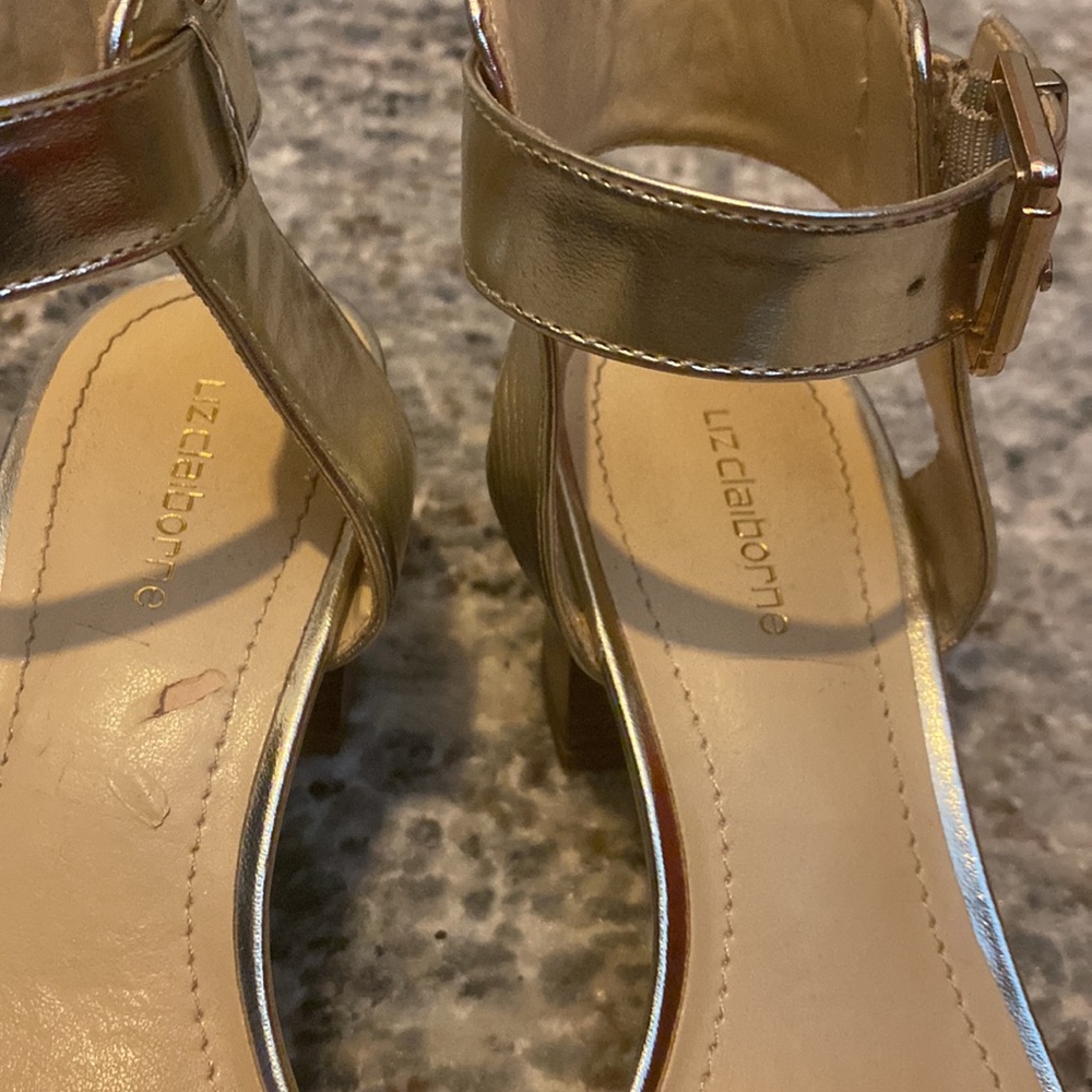 Liz Claiborne Gold Metallic heeled sandal, Size 5 - Women’s - Picture 6 of 13